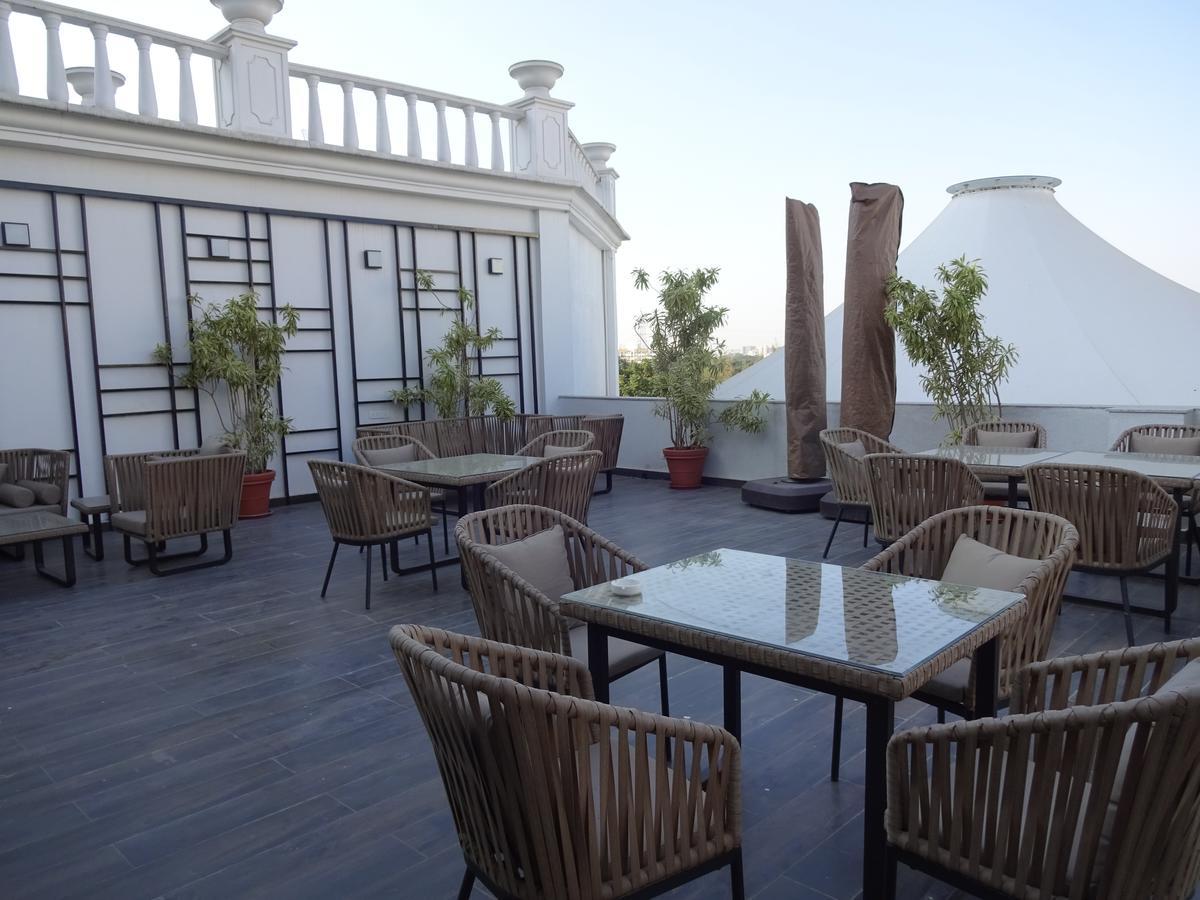 Amanora The Fern Hotels & Club Mundhwa Exterior foto